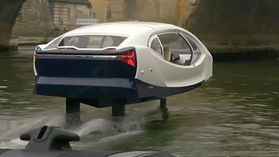 Un taxi volant sur la Seine