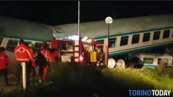 Collision meurtrière entre un train et un camion en Italie Collision meurtrière entre un train et un camion en Italie
