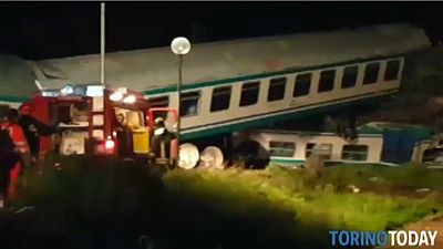 قتيلان في تصادم قطار ركاب بشاحنة شمال إيطاليا 