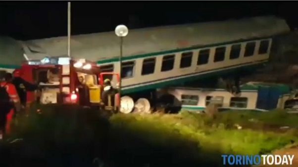 قتيلان في تصادم قطار ركاب بشاحنة شمال إيطاليا قتيلان في تصادم قطار ركاب بشاحنة شمال إيطاليا