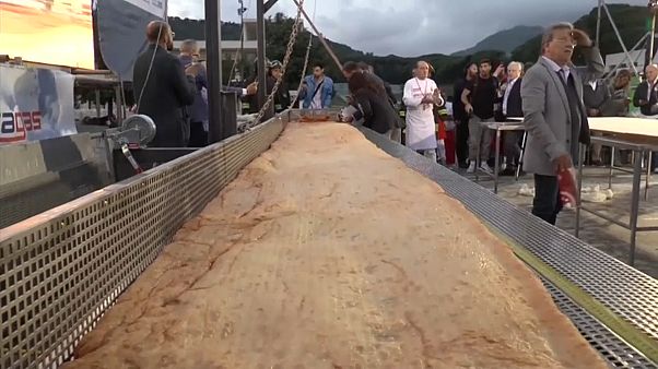 Napolili ustalardan rekor boyutta pizza Napolili ustalardan rekor boyutta pizza
