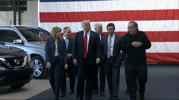 Trump estudia imponer aranceles a los vehículos importados Trump estudia imponer aranceles a los vehículos importados