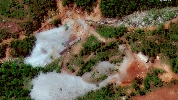Η Β. Κορέα ξεκίνησε την καταστροφή πεδίου πυρηνικών δοκιμών Η Β. Κορέα ξεκίνησε την καταστροφή πεδίου πυρηνικών δοκιμών