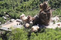 تفجير أنفاق في موقع "بونغي-ري" لإجراء التجارب النووية في كوريا الشمالية