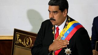 Maduro jura el cargo y augura 'graves y dolorosas dificultades'