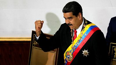 مادورو يؤدي القسم الدستوري قبل ستة أشهر من موعده الرسمي