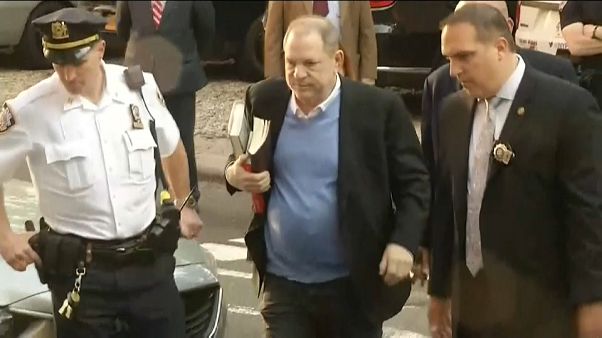 Harvey Weinstein New York'ta polise teslim oldu Harvey Weinstein New York'ta polise teslim oldu