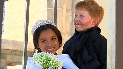 Kinder in den USA werden zum königlichen Hochzeitspaar