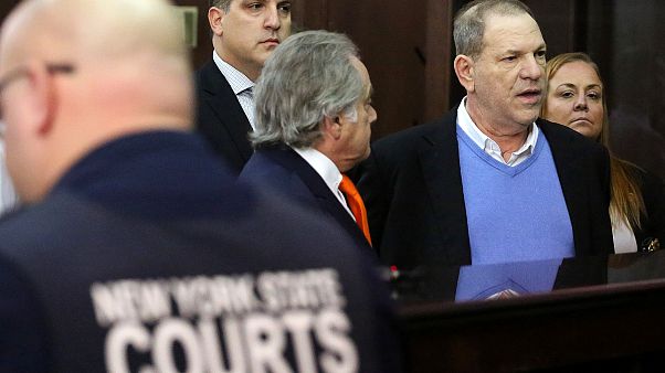 Angeklagt wegen Vergewaltigung: Weinstein auf Kaution frei Angeklagt wegen Vergewaltigung: Weinstein auf Kaution frei