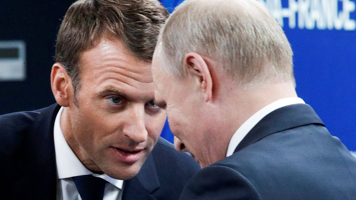 Emmanuel Macron und Wladimir Putin in St. Petersburg