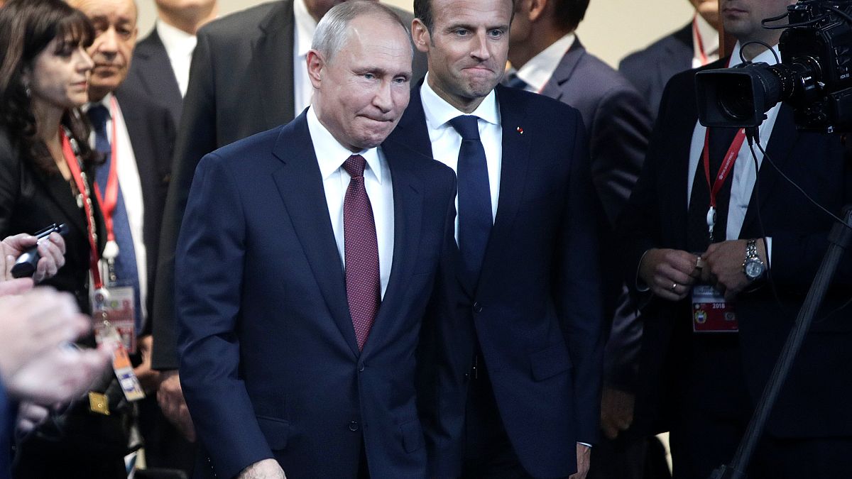 Macron e Putin acertam agulhas com divergências à margem