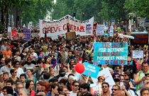 Γαλλία: «Λαοθάλασσα» κατά των μέτρων Μακρόν