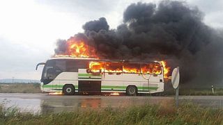 Κεραυνός χτύπησε λεωφορείο του ΚΤΕΛ - Το όχημα τυλίχτηκε στις φλόγες