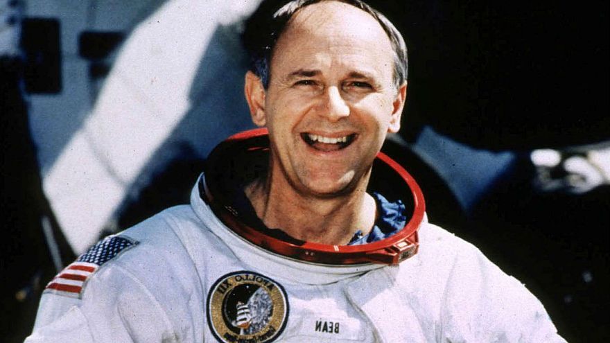 Ayda yürüyen ABDli astronot Alan Bean öldü Ayda yürüyen ABDli astronot Alan Bean öldü