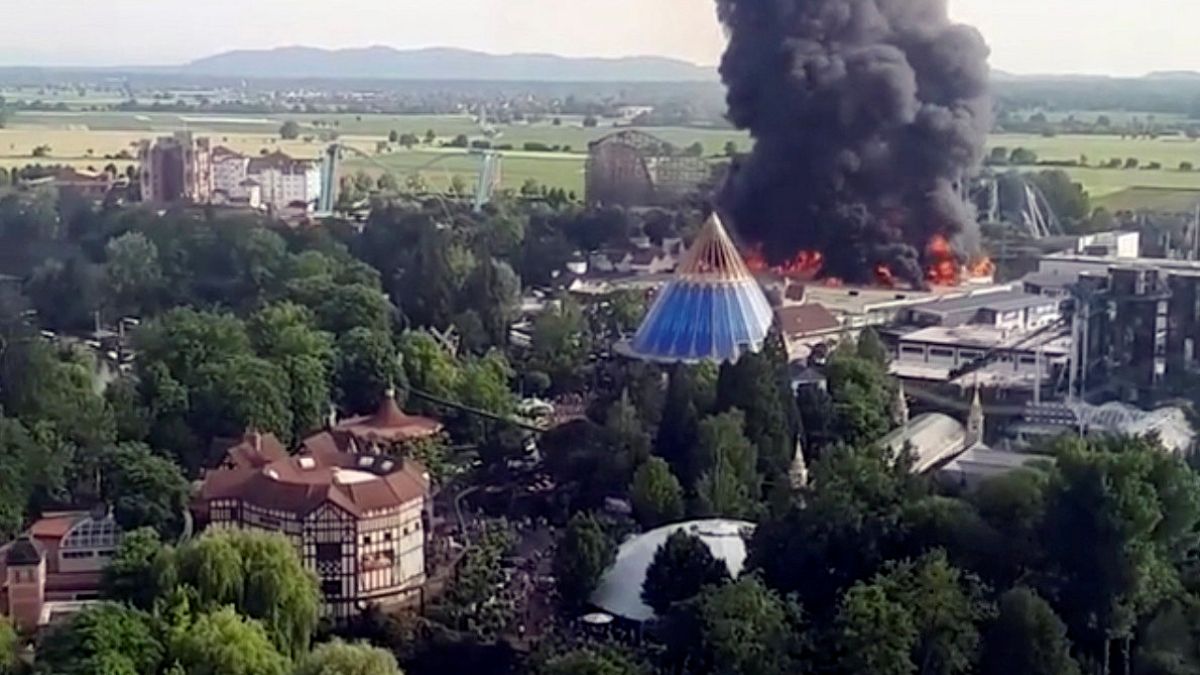Wieder offen: Europapark Rust nach spektakulärem Feuer mit 7 Verletzten