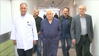 Аббас остается в больнице