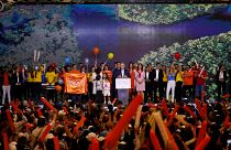 دوكي وبترو إلى جولة ثانية وحاسمة على رئاسة كولومبيا 