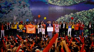 دوكي وبترو إلى جولة ثانية وحاسمة على رئاسة كولومبيا 