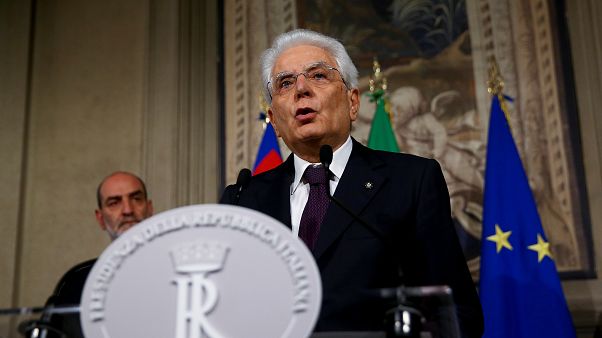 Στη δίνη της πολιτικής κρίσης η Ιταλία Στη δίνη της πολιτικής κρίσης η Ιταλία