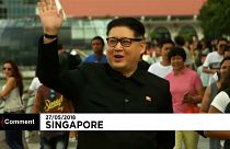 Un "Kim Jong Un" radieux dans les rues de Singapour