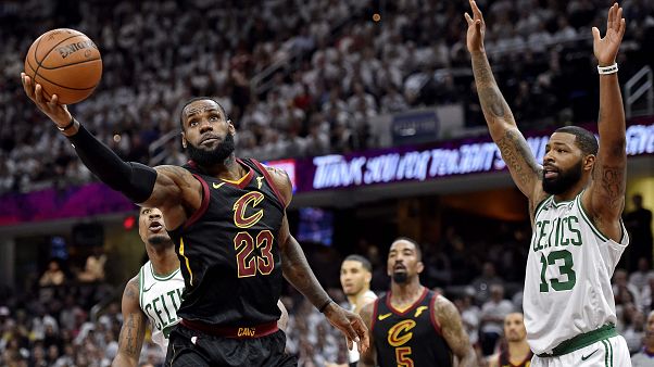 Cleveland Cavaliers NBA'de finale çıkan ilk takım oldu Cleveland Cavaliers NBA'de finale çıkan ilk takım oldu