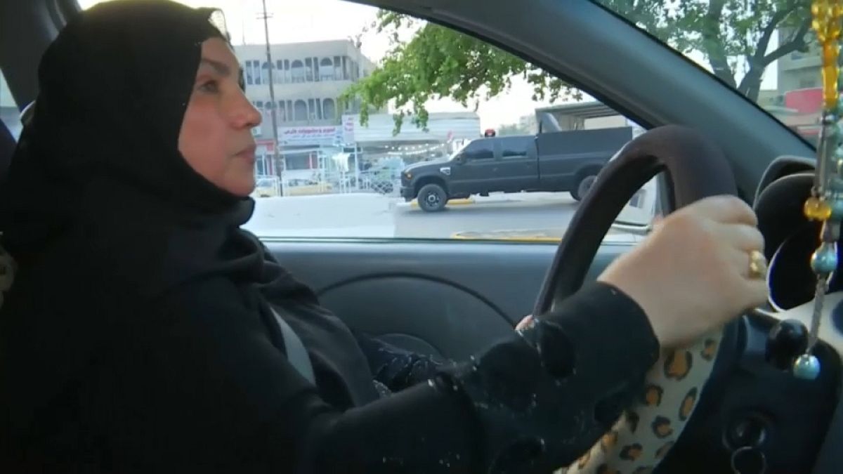O Iraque já tem a primeira taxista mulher 