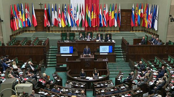 Польша: угроза с востока и база США Польша: угроза с востока и база США