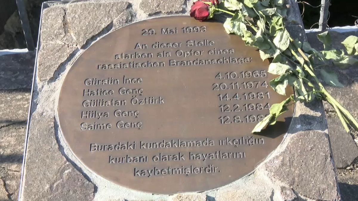 Alemanha e Turquia juntas na homenagem às vítimas de Solingen