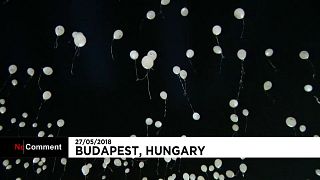 Lâcher de ballons contre l'oubli en Hongrie