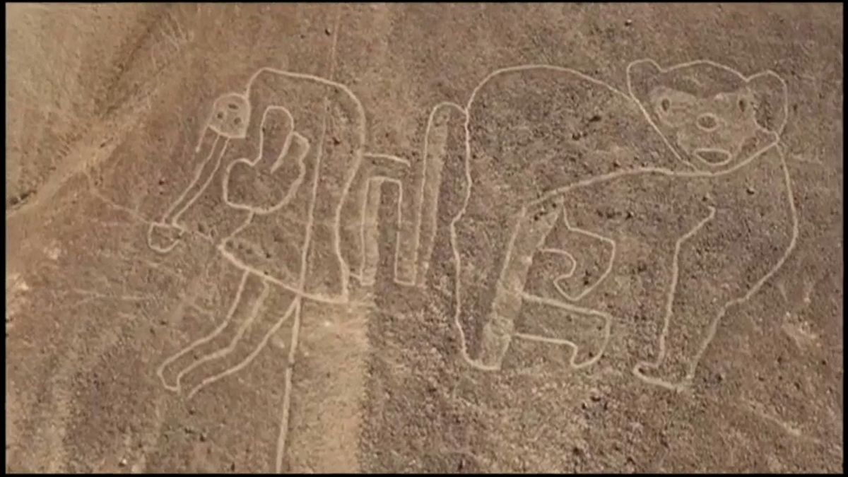 اكتشاف رسومات أرضية عملاقة جنوب البيرو