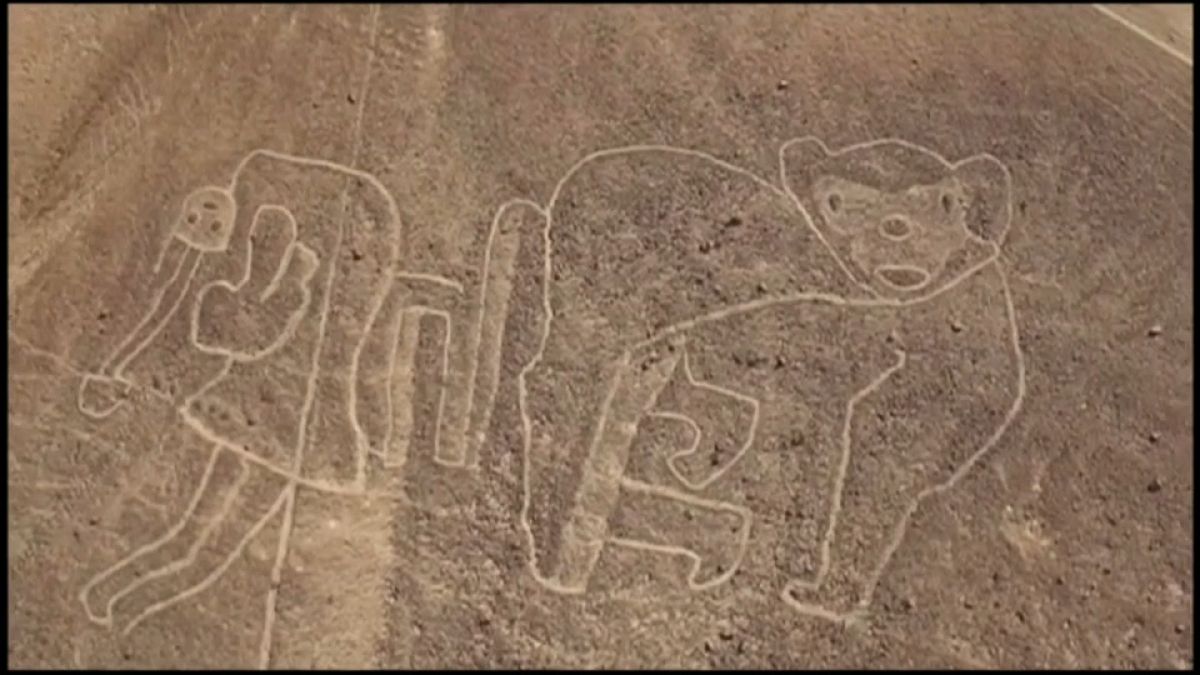 Perú descubre dibujos gigantes anteriores a las líneas de Nazca