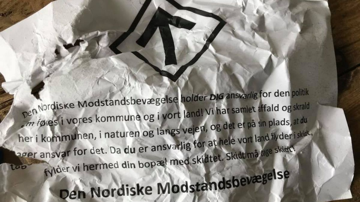 Neo-Nazis dump rubbish outside homes of Danish politicians