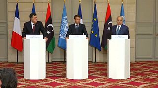Líderes líbios acordam em Paris a realização de eleições