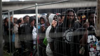 إخلاء أكبر مخيم للمهاجرين في ضواحي باريس