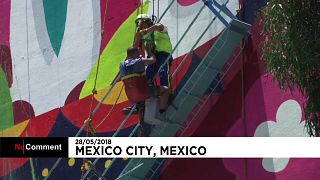 Sauvetage réussi après le décrochage d'un échafaudage au Mexique