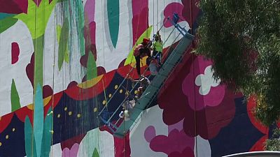 Beinah-Absturz von Graffiti-Künstlern aus 20 Metern Höhe