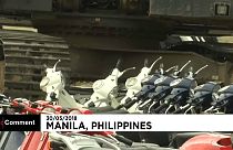 شاهد: تحطيم سيارات ودراجات هوائية "مهربة" فاخرة في الفلبين 