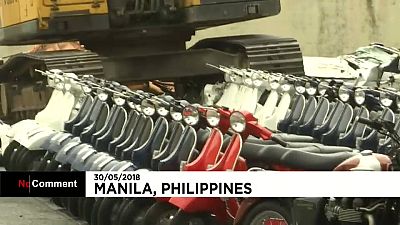 Filipinler'de 122 kaçak lüks motorsiklet hurdaya çevrildi