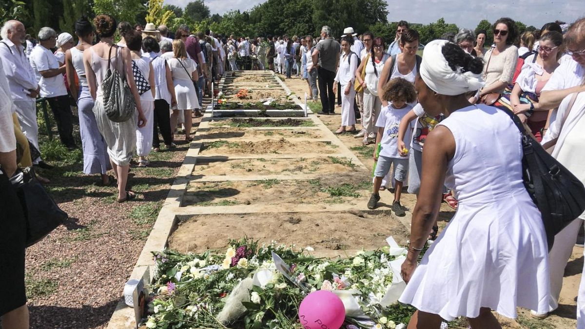 بلژیک؛ صدها تن در مراسم خاکسپاری مودا دختر دوساله کرد شرکت کردند