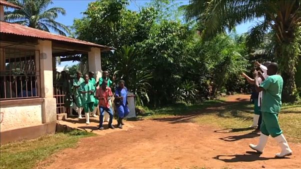 Congo: a Bikoro dimesso il primo paziente guarito dal virus Ebola Congo: a Bikoro dimesso il primo paziente guarito dal virus Ebola