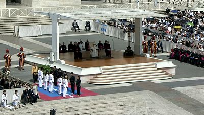 البابا فرانسيس يحضر استعراضا في لعبة التايكواندو من أجل السلام