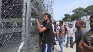 Migrante num centro de acolhimento na Europa