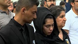 Pais de Mawda Shawri no funeral da filha abatida pela polícia belga