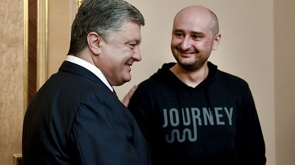 "Mort" et "résurrection" d'Arkadi Babtchenko : la fin justifie-telle les moyens ? "Mort" et "résurrection" d'Arkadi Babtchenko : la fin justifie-telle les moyens ?