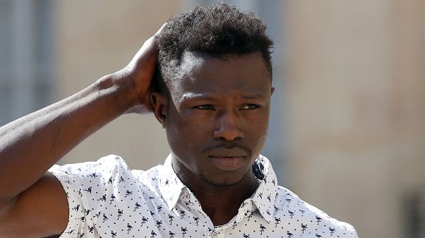 Mamoudou Gassama : "Je suis très content" Mamoudou Gassama : "Je suis très content"