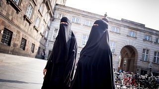 Δανία: : Απαγόρευση της μαντήλας στους δημόσιους χώρους