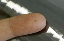Miles de suecos se instalan microchips bajo la piel voluntariamente