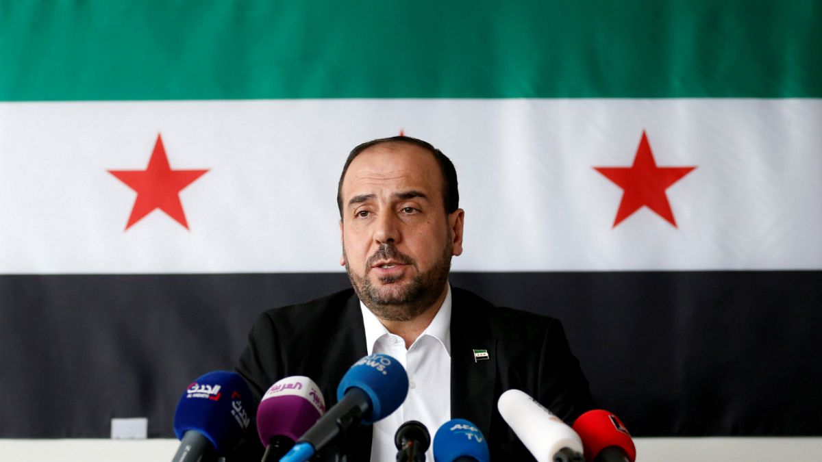 رهبر مخالفان اسد: اروپا مانند آمریکا به اخراج ایران از سوریه کمک کند