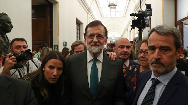 Bascos "tiram tapete" a Mariano Rajoy Bascos "tiram tapete" a Mariano Rajoy