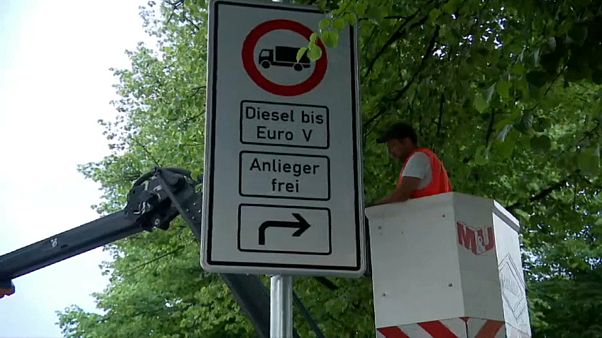 Signs go up in Hamburg warning motorists Signs go up in Hamburg warning motorists